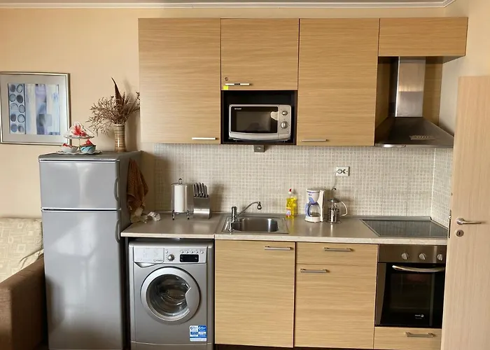 Hotel apartamentowy First Line At 4*