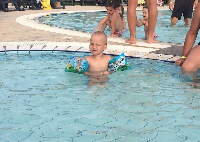 Hotel apartamentowy First Line At Obzor