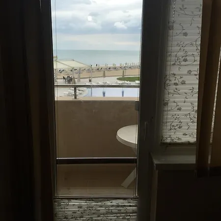 First Line At Lejlighedshotel 4*